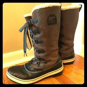 Sorel Women’s waterproof boot size 9